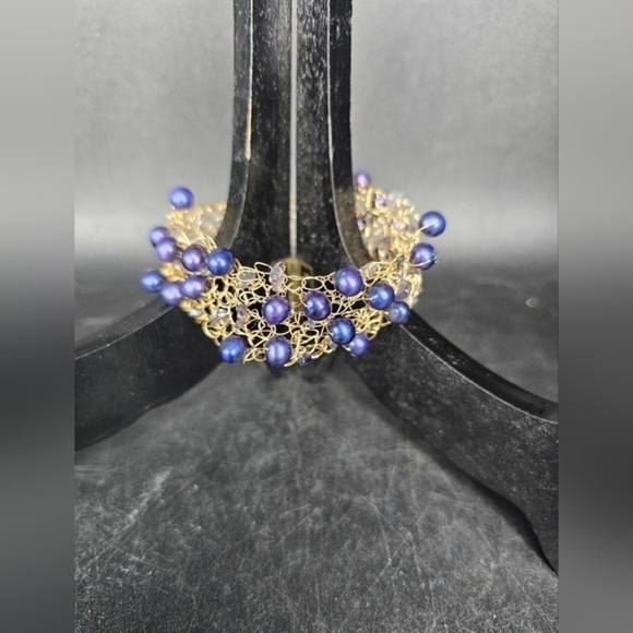 Handmade crocheted‎ bracelet with blue pearls and iolite chip beads - Picture 1 of 11
